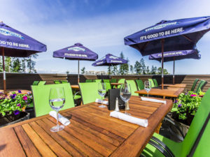 best-Nanaimo-Vancouver island-restaurant-pub-patio-seafood-live music show-patio361